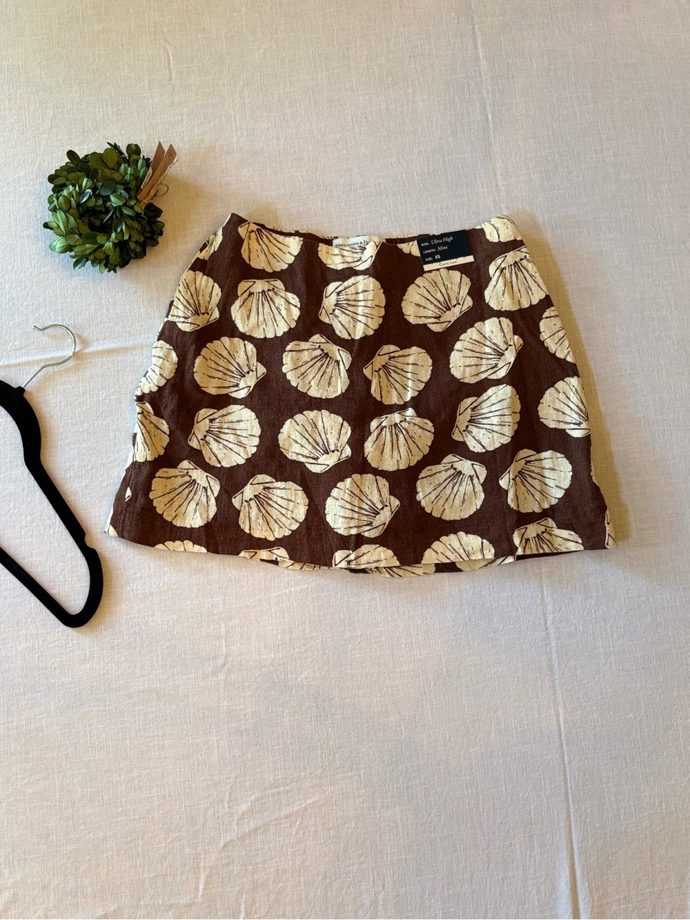 Abercrombie & Fitch Brown Linen Blend Mini Skort with Cream Shell Print XS